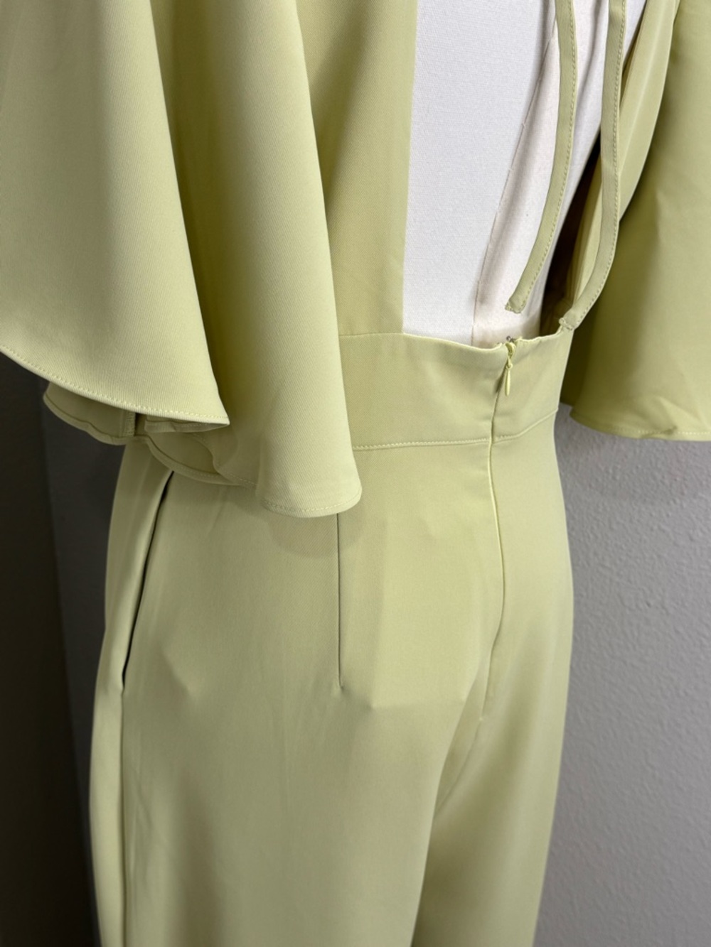 MULLA Pistachio Yellow Jumpsuit NWT Wide Leg Flutter Sleeve Open Back M - Picture 7 of 11